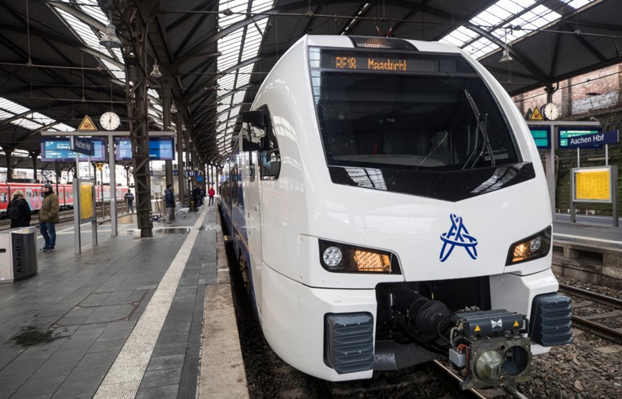 Bericht Arriva ondertekent contract met Stadler voor eerste inbouw van ETCS-systeem GUARDIA in treinen bekijken